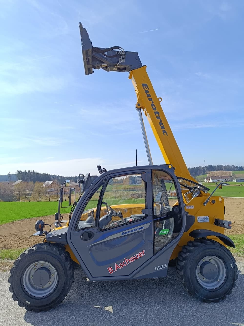 Eurotrac TH25.6 Vorführer<br><span style="text-decoration: line-through;"> Statt 50.625,-</span> <span style="color: #a00716; font-weight: bold;">nur 49.167,-</span> – Bild 12