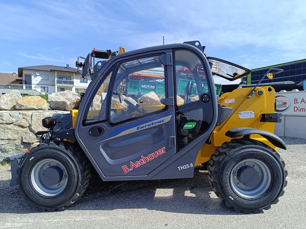 Eurotrac TH25.6 Vorführer<br><span style="text-decoration: line-through;"> Statt 50.625,-</span> <span style="color: #a00716; font-weight: bold;">nur 49.167,-</span> – Bild 3